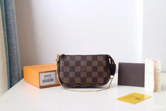 First bag ru VUITTON LOUIS POCHETTE MINI ACCESSOIRES 0625